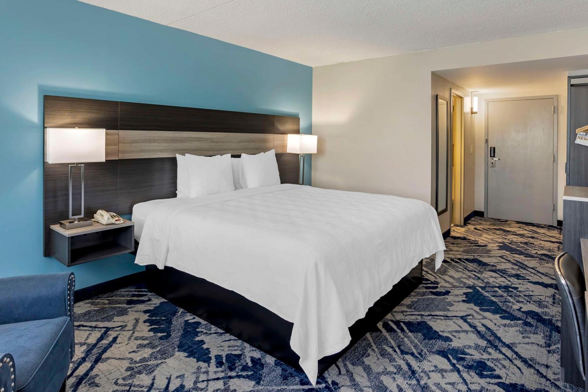 Best Western Rutgers University Hotel East Brunswick Bagian luar foto