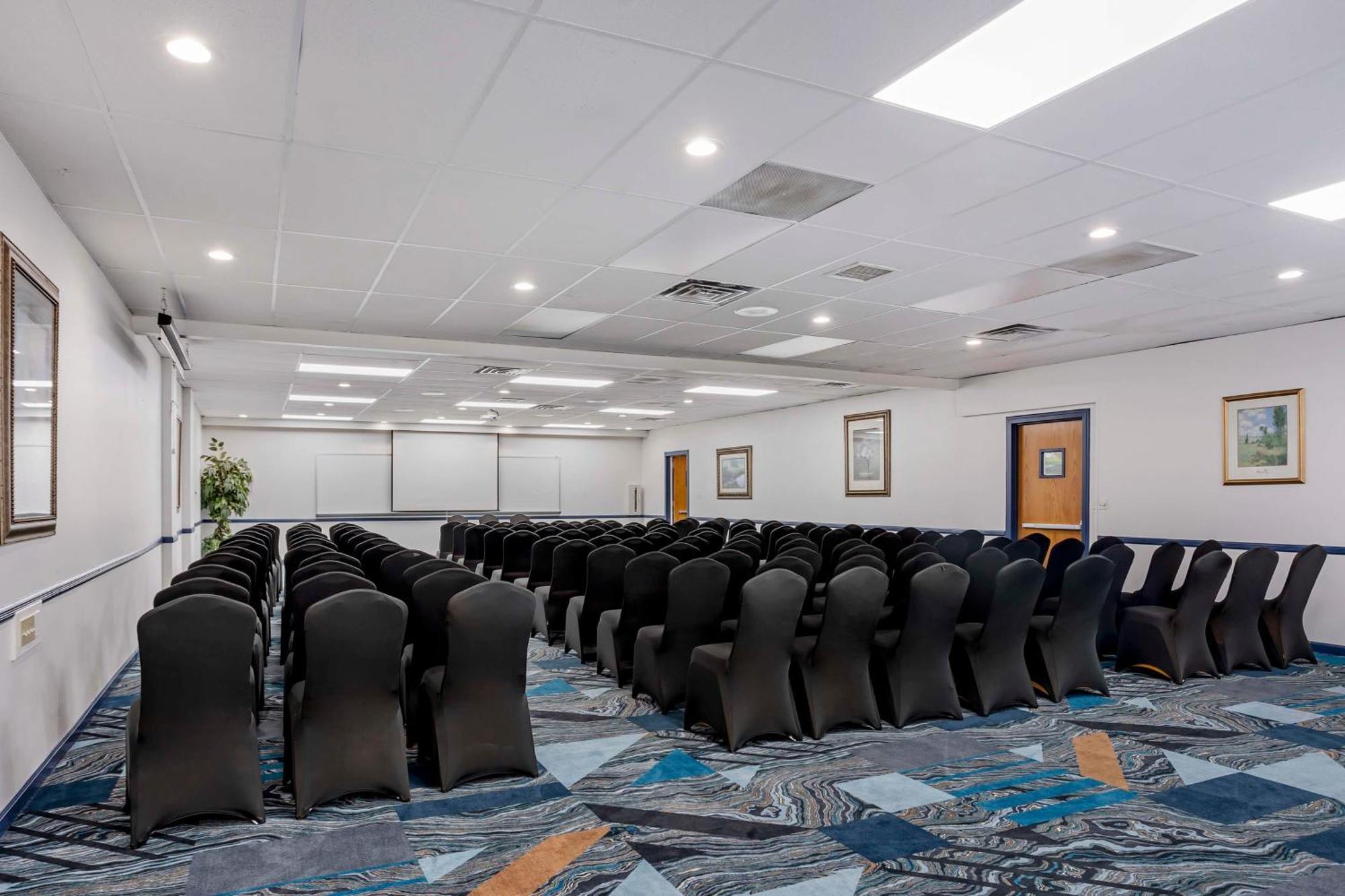 Best Western Rutgers University Hotel East Brunswick Bagian luar foto