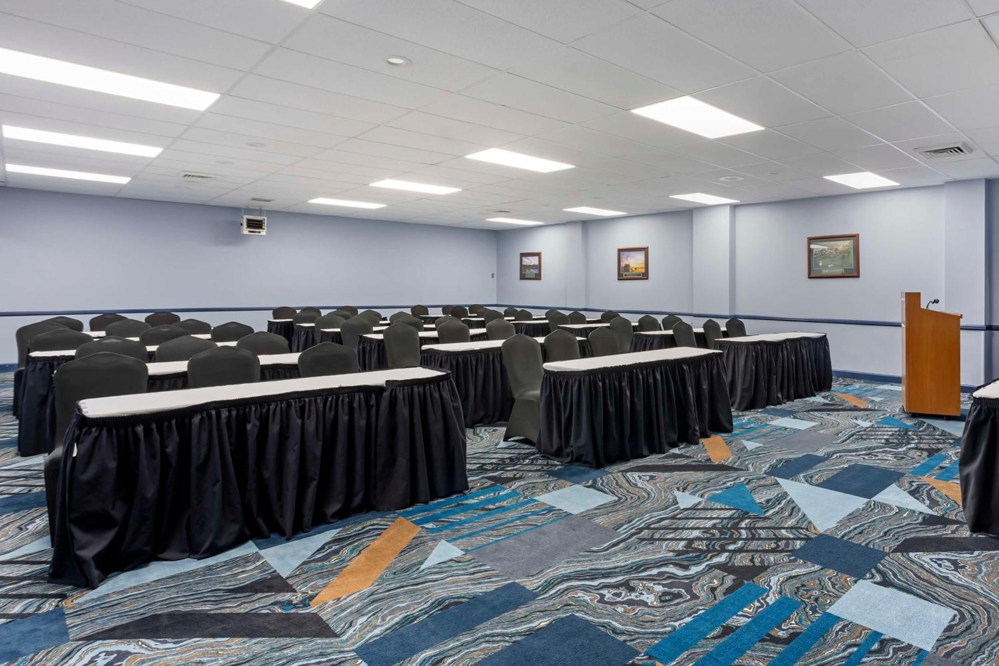 Best Western Rutgers University Hotel East Brunswick Bagian luar foto