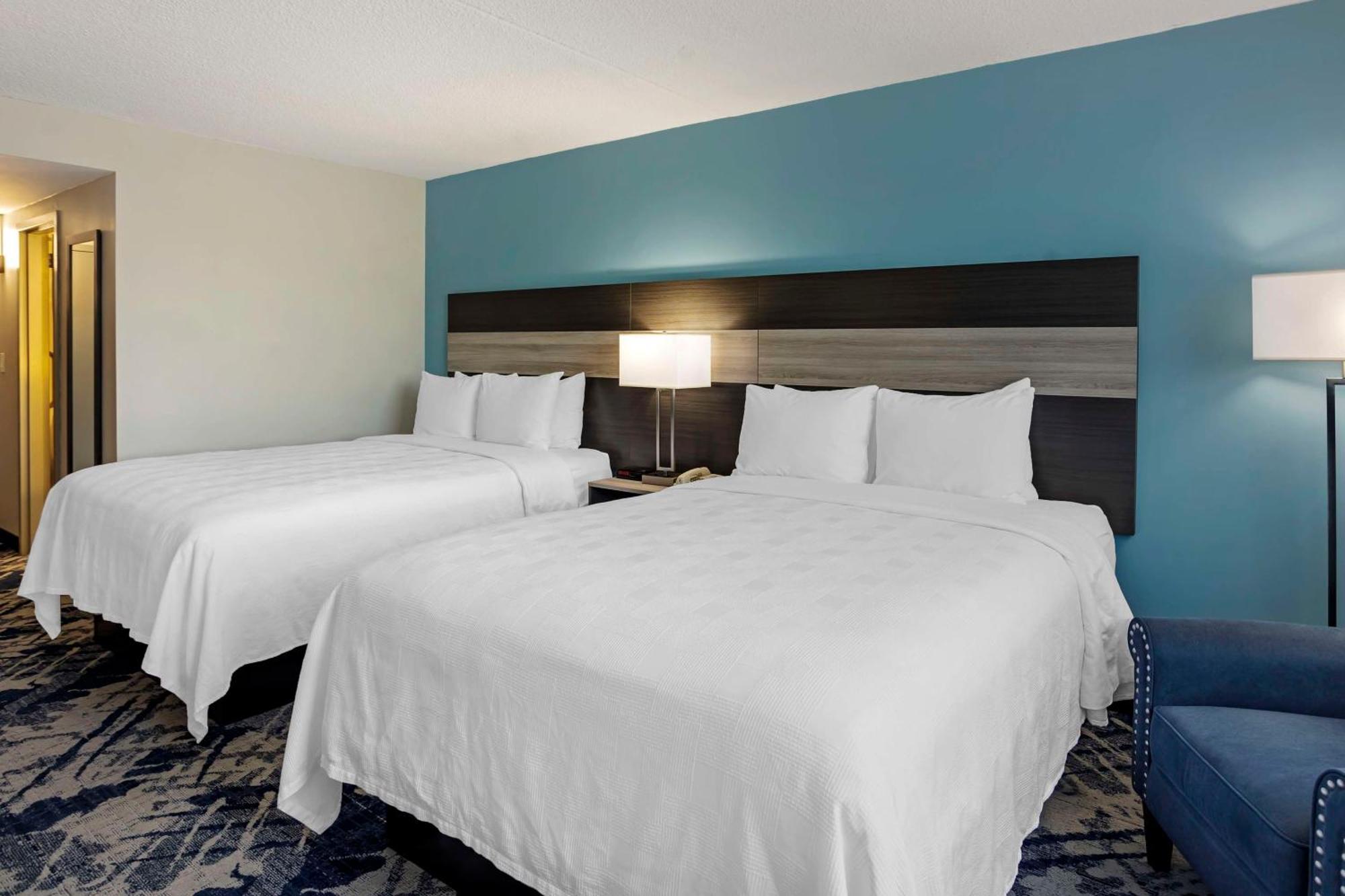 Best Western Rutgers University Hotel East Brunswick Bagian luar foto