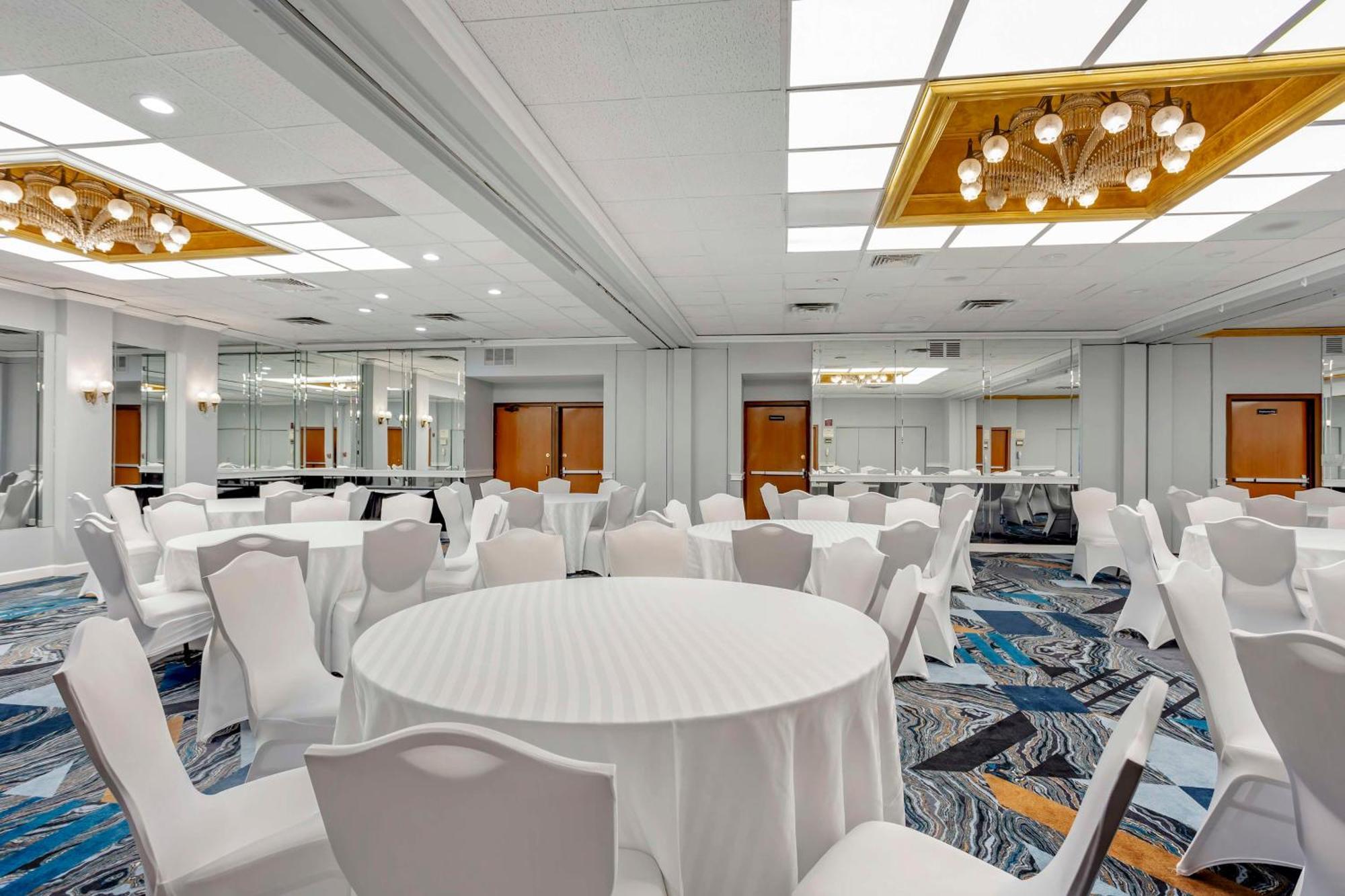 Best Western Rutgers University Hotel East Brunswick Bagian luar foto