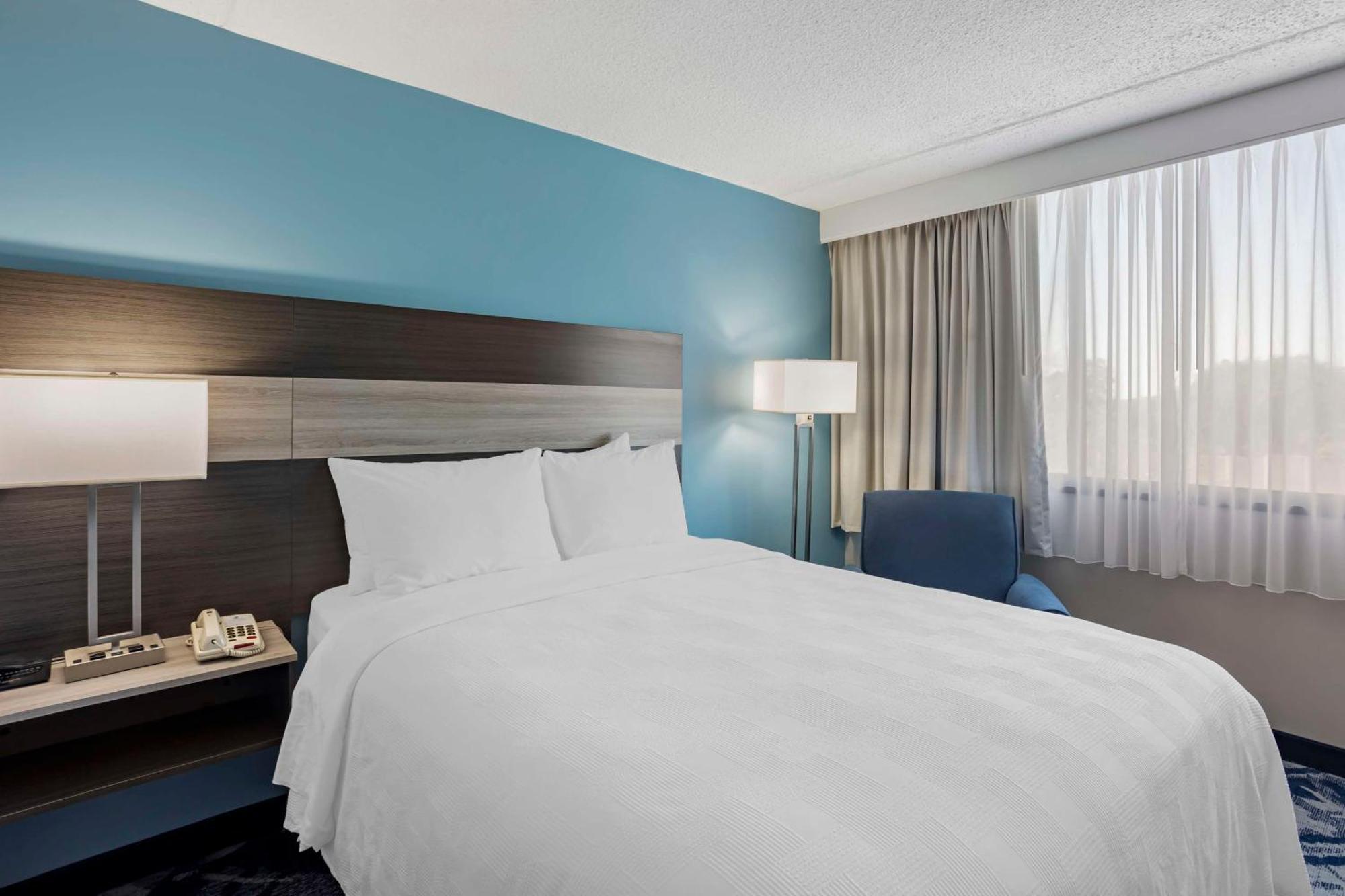 Best Western Rutgers University Hotel East Brunswick Bagian luar foto